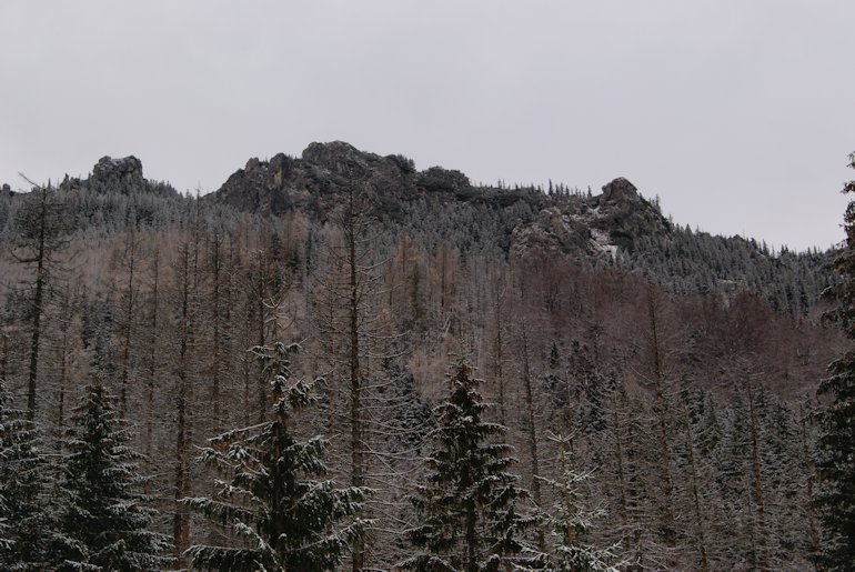 Sarnia Skała - widoki na okoliczne góry