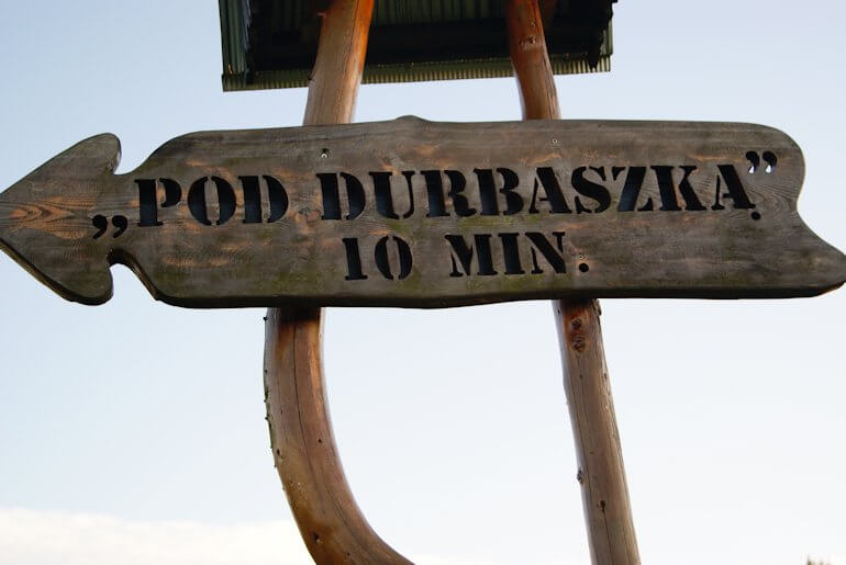 drogowskaz do schroniska pod Durbaszką