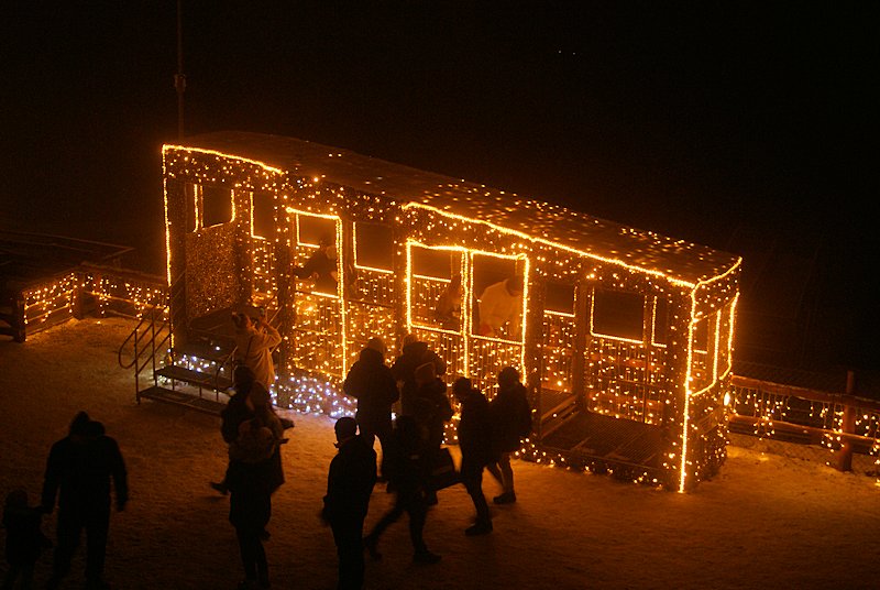 Iluminacje na Gubałówce w zimowej stolicy Polski